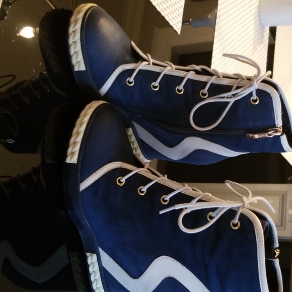 GLOSSI ANKLE HIGH SNEAKER - Picture 1 of 3